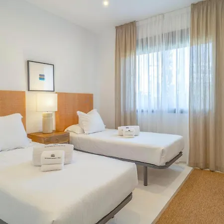 Amazing In With Wifi, Outdoor Swimming Pool And Swimming Pool